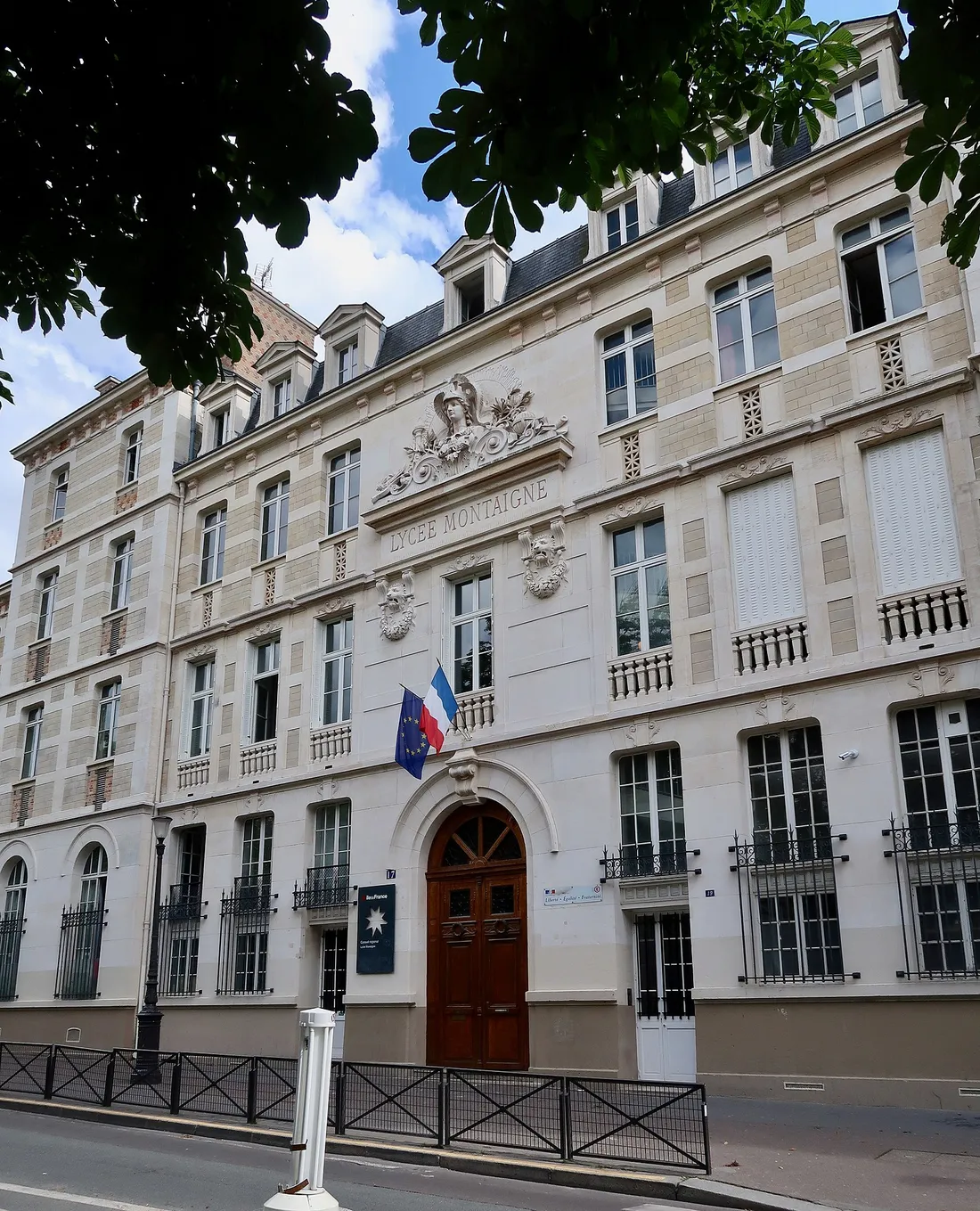 Lycée Montaigne à Paris : une prof de maths frappée par un élève en plein cours